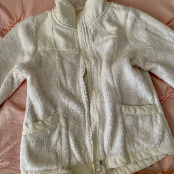 The Children’s Place -Girls 4T Furry Jacket & Fur Gloves -Size 4T - Picture 6 of 7